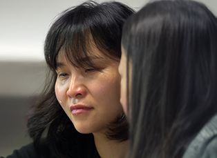 갑자기 떠난 남편, 남겨진 엄마와 두 딸