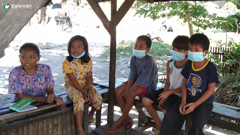 필리핀 세부 빈민가 방문 교육.jpg