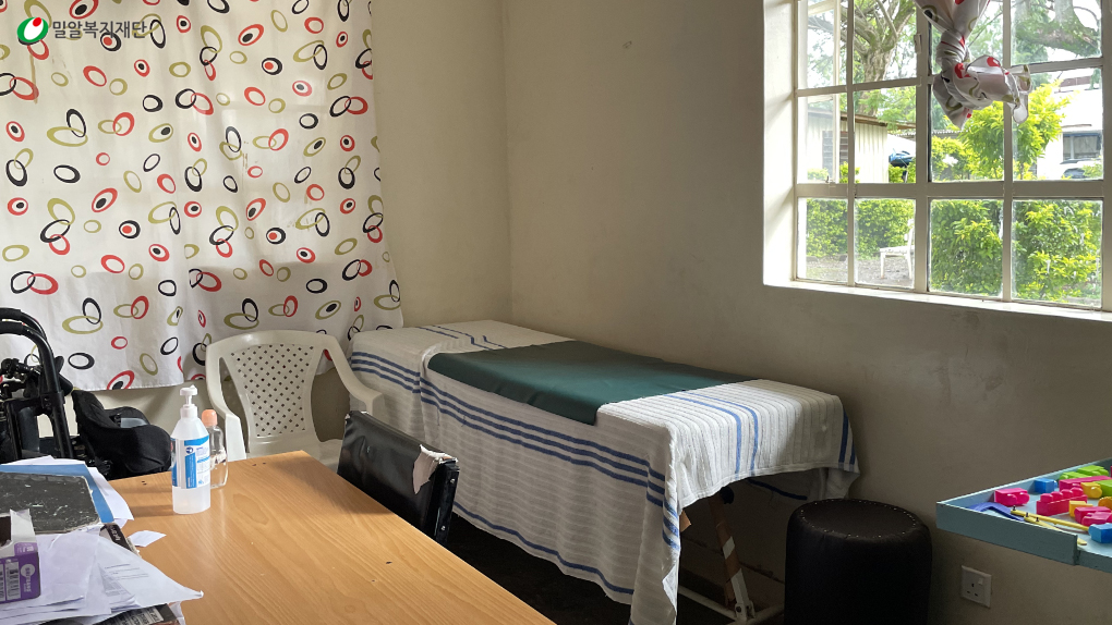 아유차(Ayucha) 보건소 내 재활치료실.jpg