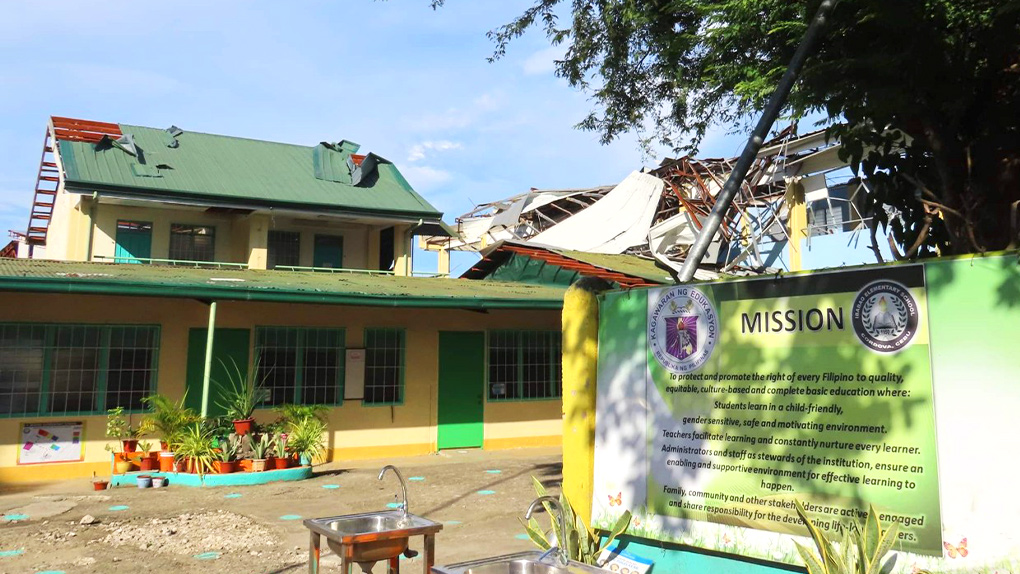 필리핀 긴급구호, 태풍 ‘라이’로 무너진 이바바오 초등학교 복구